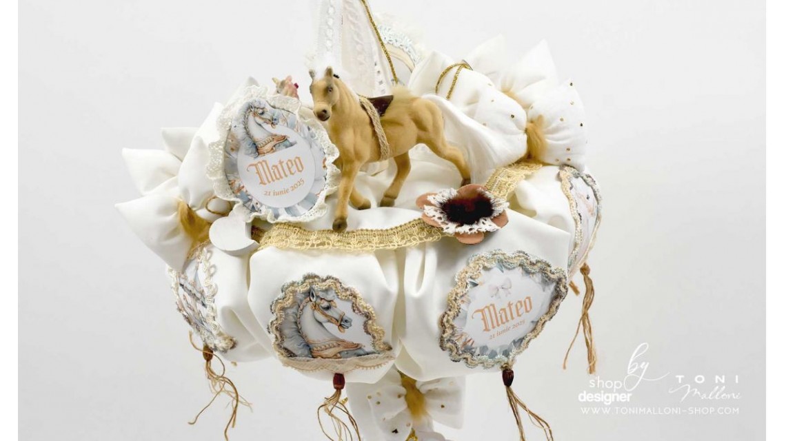 Lumanare de botez cu cai si un super carusel vintage Green Carousel 12